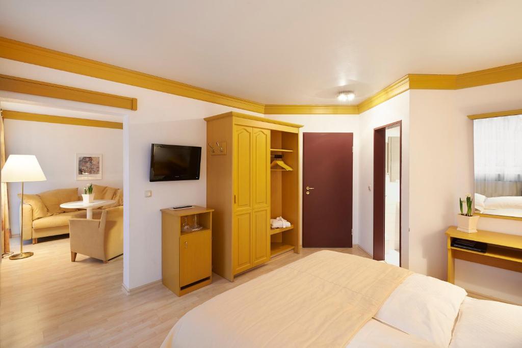 Hotel Kastanienhof Bad Münder am Deister Room photo